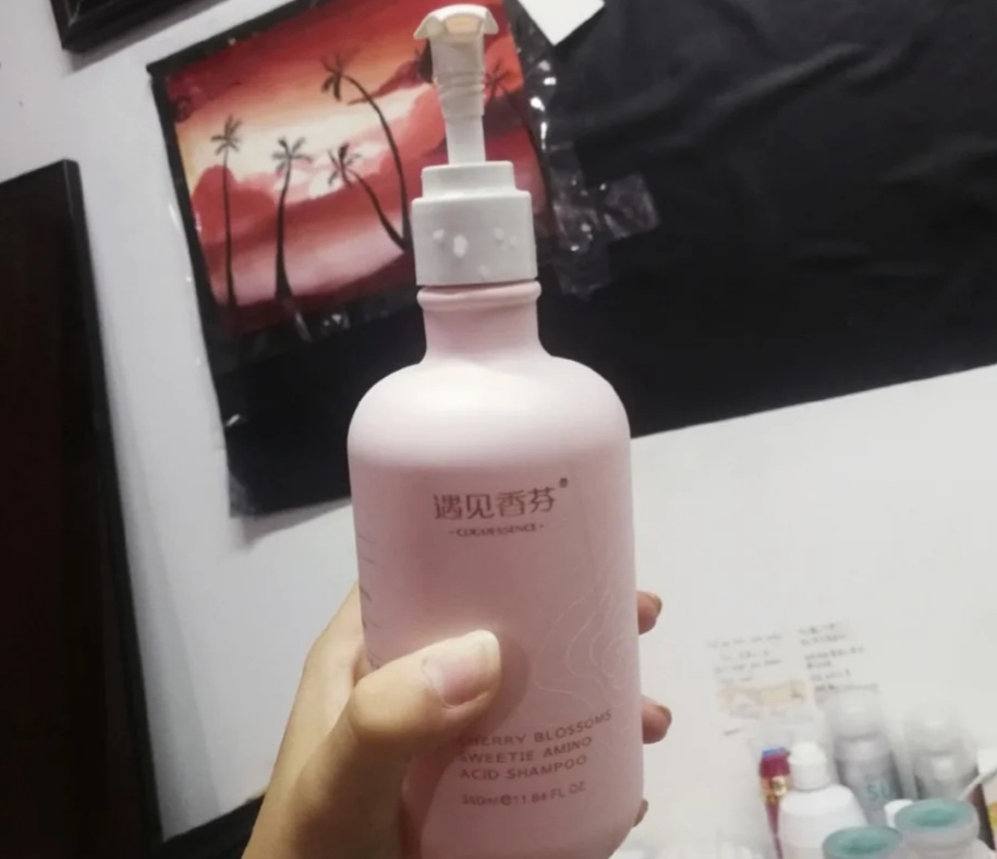 出汗头发油适合什么洗发水,洗发液香水型控油