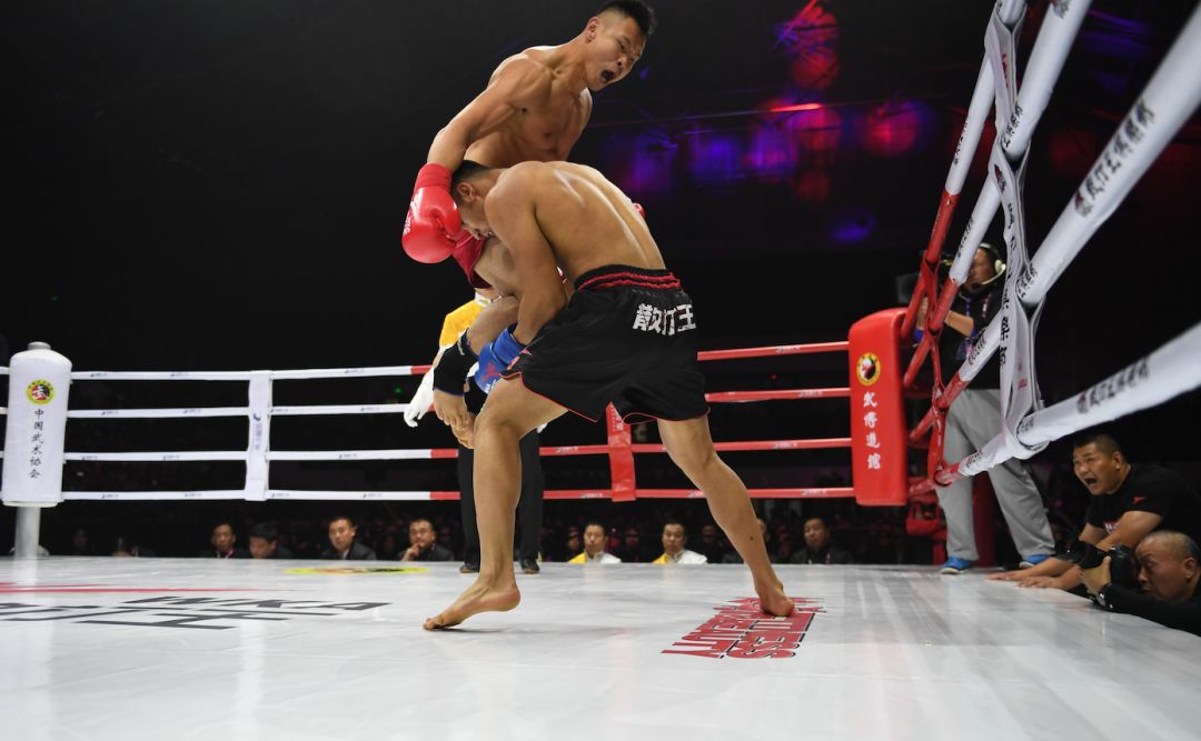 散打比赛怎么才算赢,散打比赛中日对抗赛