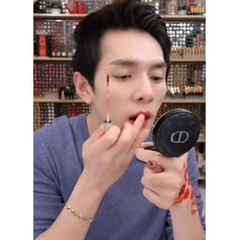 李佳琦用完都叫OMG！今年开春最推荐的口红，没有之一！