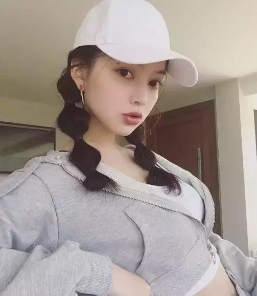 现在女生发型都是披头散发,女士新潮发型2020流行发型