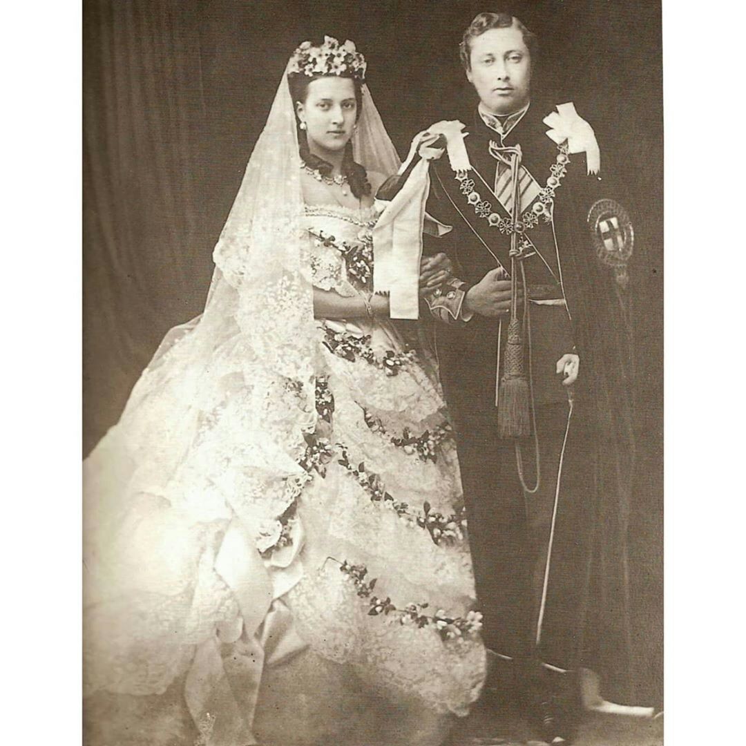 凯特国宴珠宝图片,凯特加冕礼银丝花冠