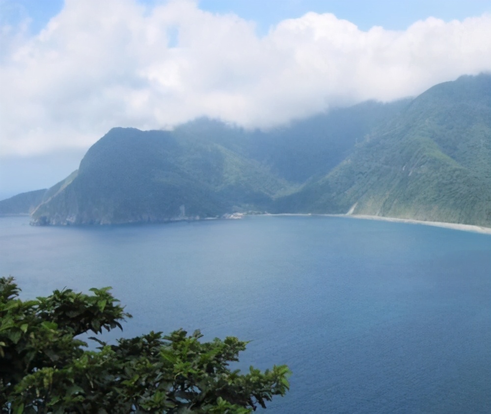 1984年，香港回归谈判陷入僵局，*小平邓**先发制人：必要时可以打仗