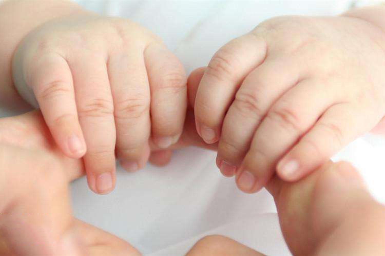 宝宝吐奶怎么解决最快方法,宝宝吐奶怎么办最快最有效方法