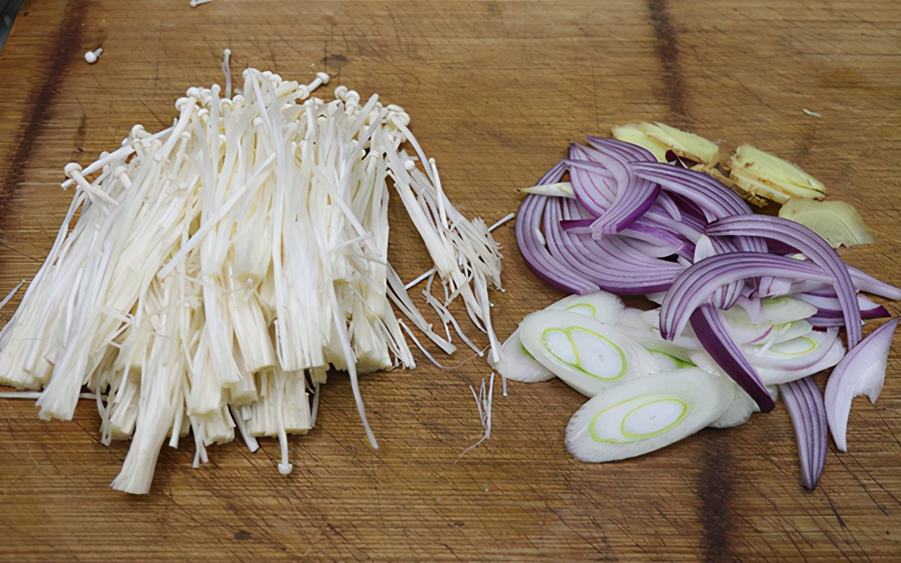 鱼头不煎做汤的家常做法,鱼头这样做鲜嫩多汁又入味