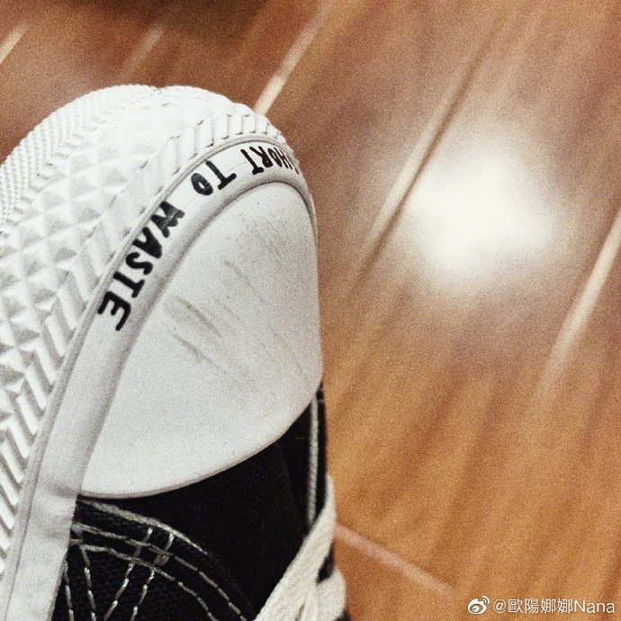 摇号还限购的帆布鞋？爆款明明很容易买啊