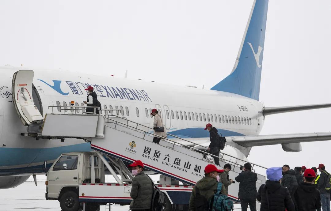 彪炳史册的伟大奇迹全文,伟大壮举中国脱贫攻坚成就展视频