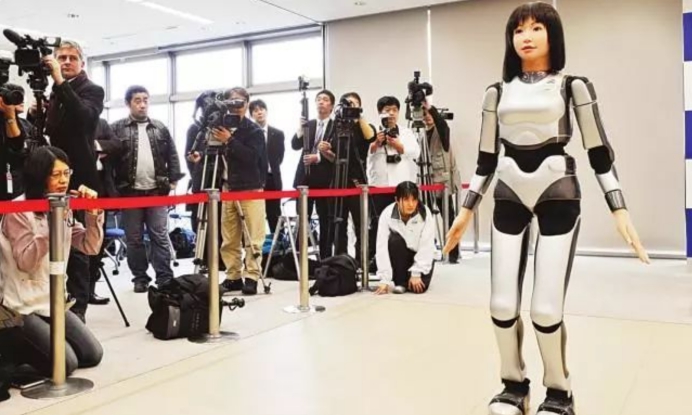 马斯克美女机器人能干家务活吗,马斯克人工智能取代人类工作