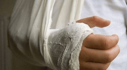 骨折卧床老人护理知识和技巧,儿童骨折后怎么照顾