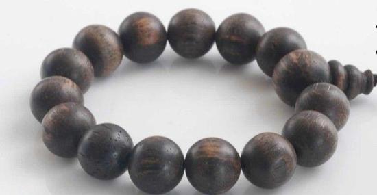 各种木质手串对人体的作用,对人体有益的木质手串