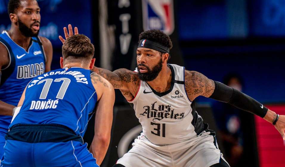 波什右膝,波什半月板撕裂东契奇