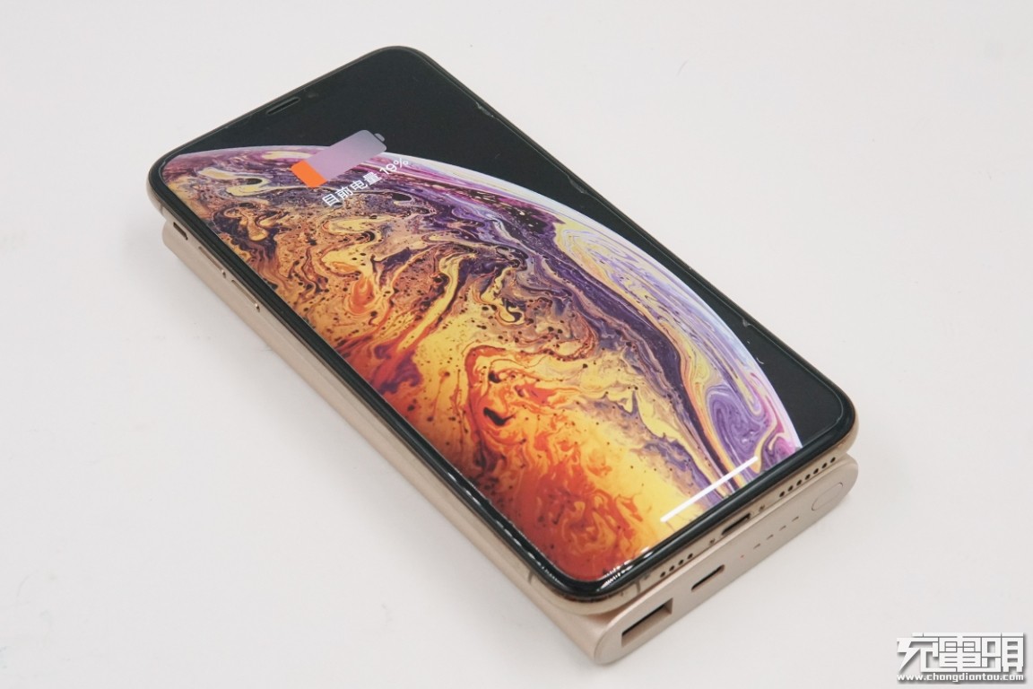 三星无线充电宝u1200,三星官方移动电源测评