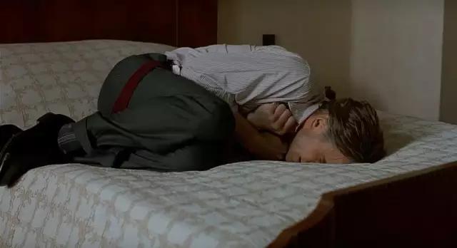 他是《洛丽塔》男主，畸形恋专业户，也是禁欲系不老男神