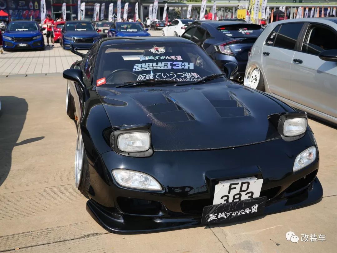 改装车聚会,改装车齐聚车展