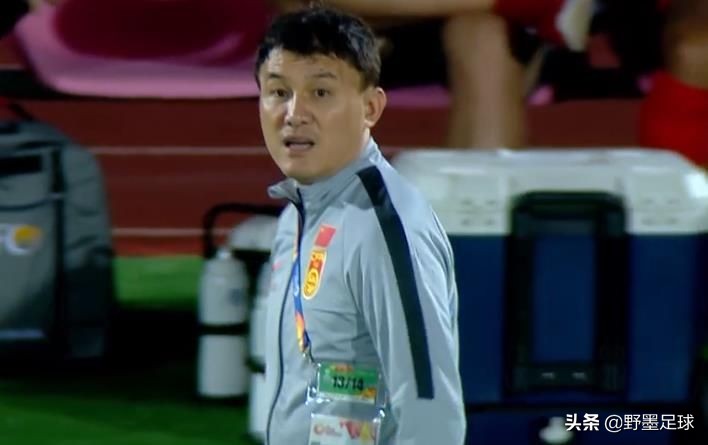 中国队少见超水平停球，下一秒却暴露最大缺点：带球直接趟大了