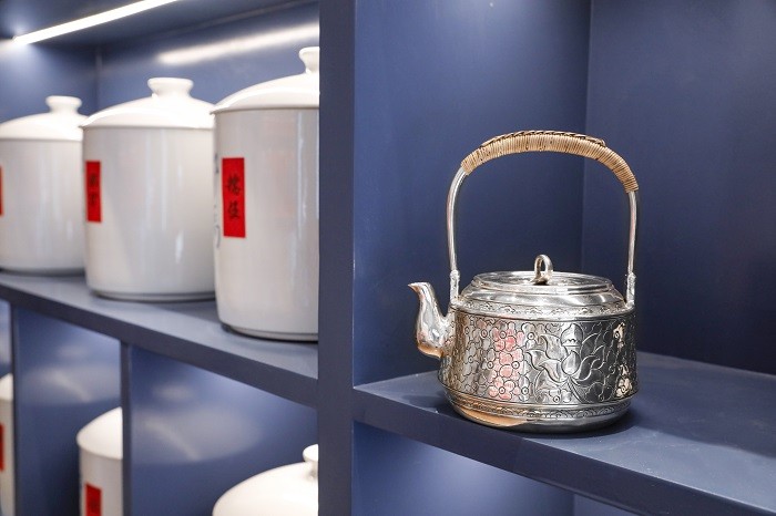 做旧银和亮银哪个好,做旧银和本色银价格有区别吗