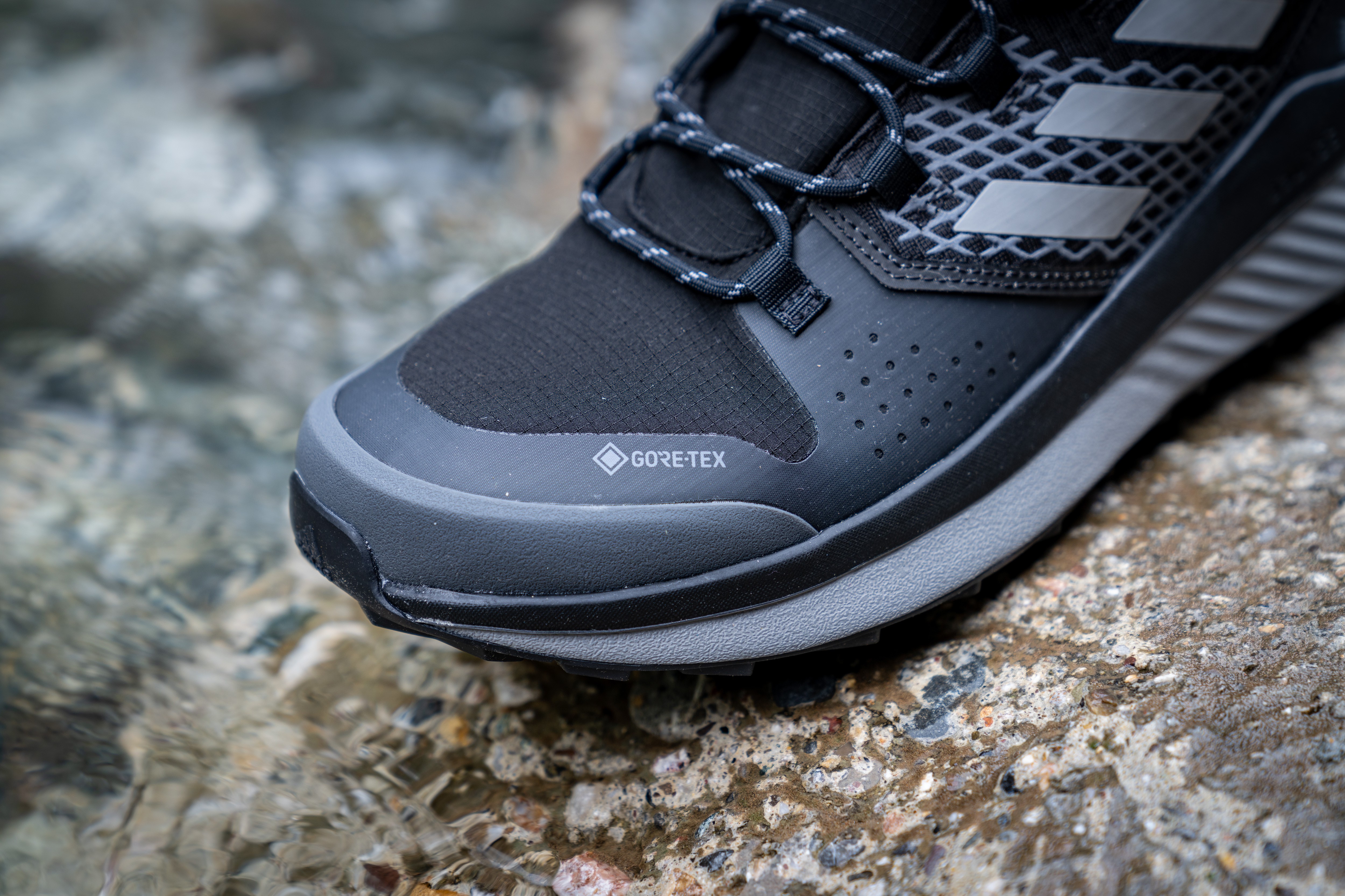 adidasterrex户外鞋卡其色,adidasterrex户外跑鞋评测