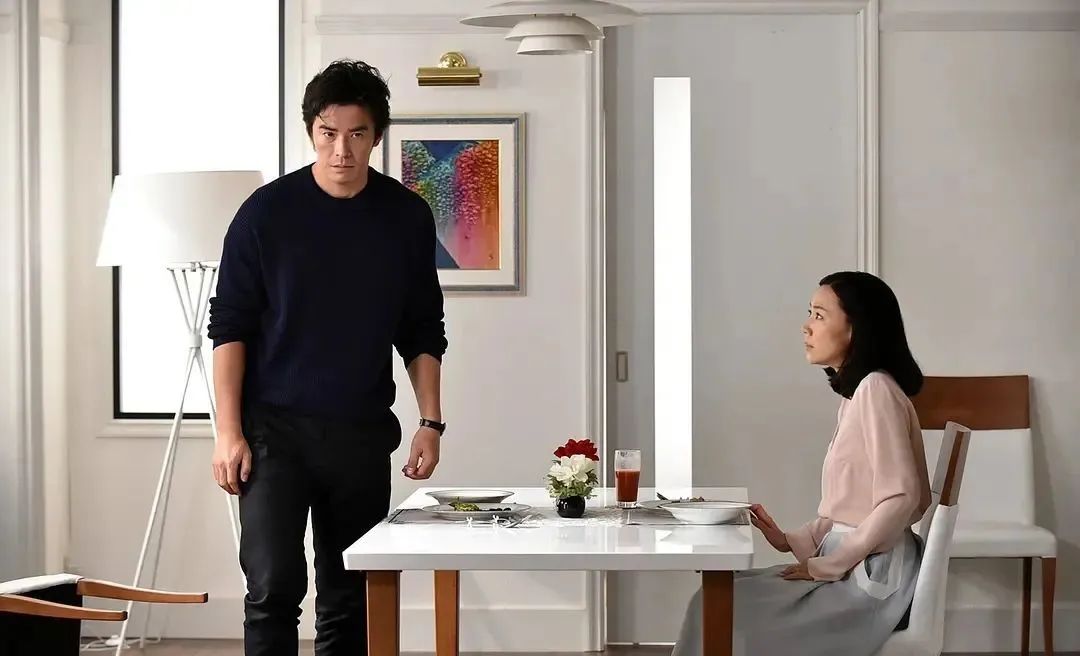 已婚女性私密网站：18万家庭主妇，在线“杀夫”