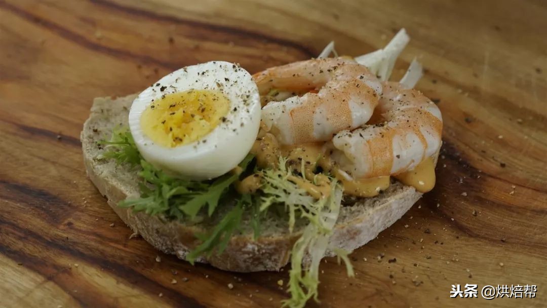 全程不用手和面的面包做法,不用发酵也不用揉面做出来的面包