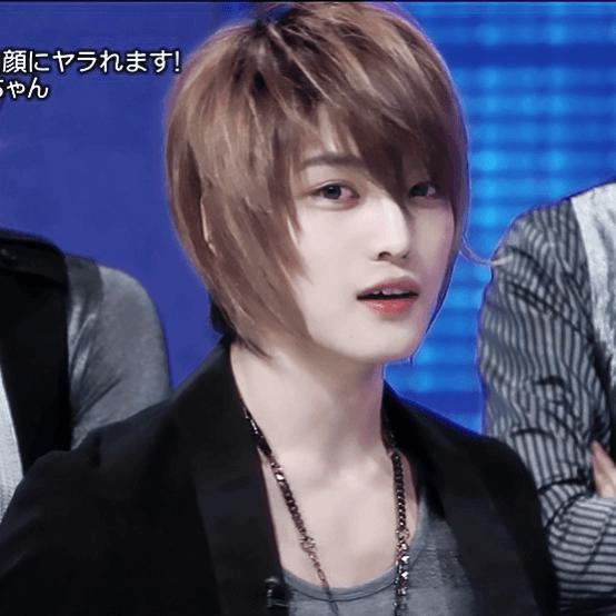 南韩神颜金发女爱豆宋雨琦,南韩第一代神颜男爱豆是谁