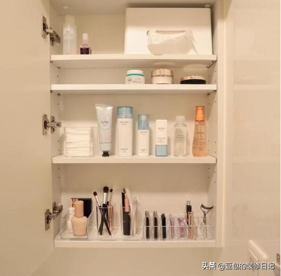 卫生间镜柜半开放好还是全镜面好,卫生间挂墙镜柜选什么材质的好