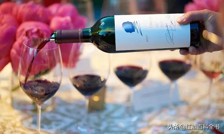 拉菲拉图木桐是一个庄主么,拉菲拉图木桐玛歌奥比昂