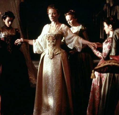 西有维密秀，中有“半面酥胸半面藕”，胸罩只为一饱眼福？（上）