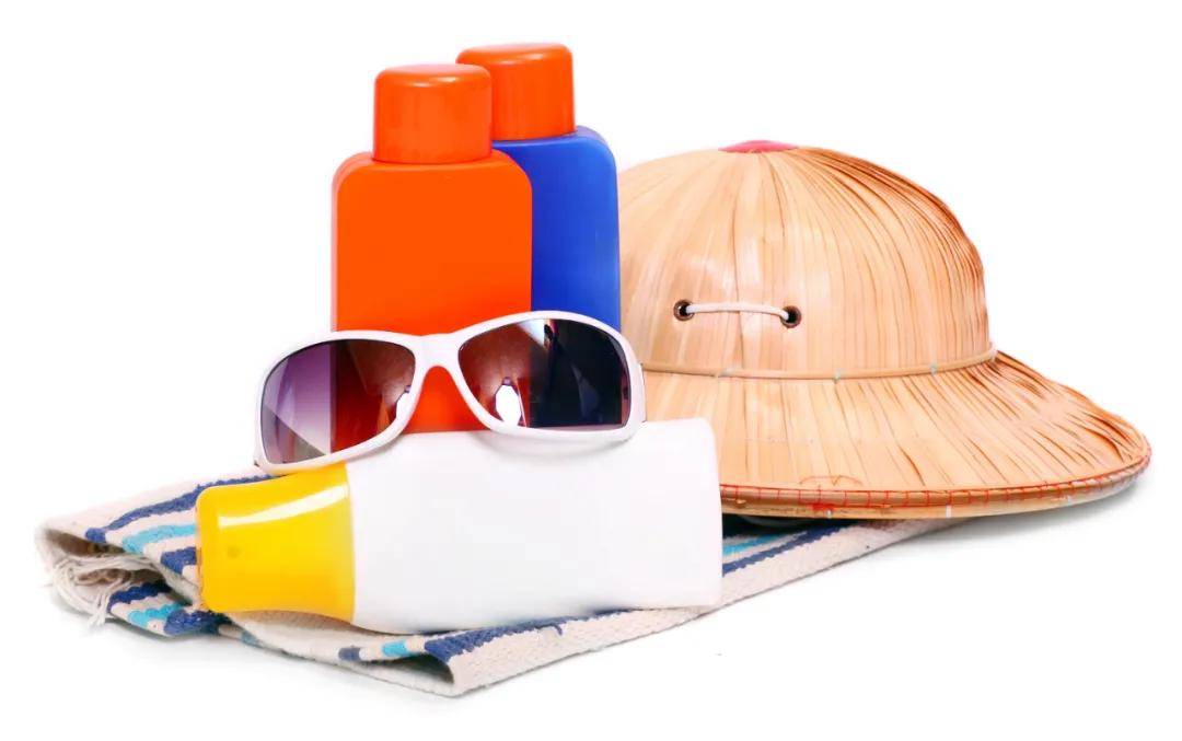 皮肤科专家谈防晒：这样防晒才有效！想晒黑晒伤都难