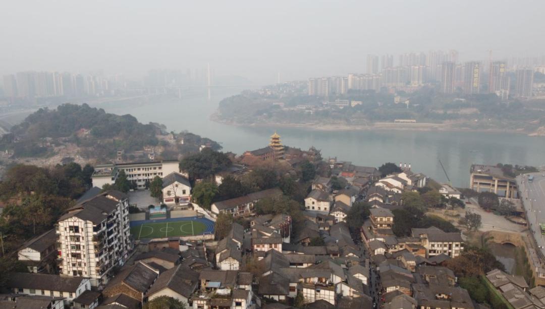 号外!重庆网红磁器口旁惊现无人区,网红打卡地缘何沦为空城?