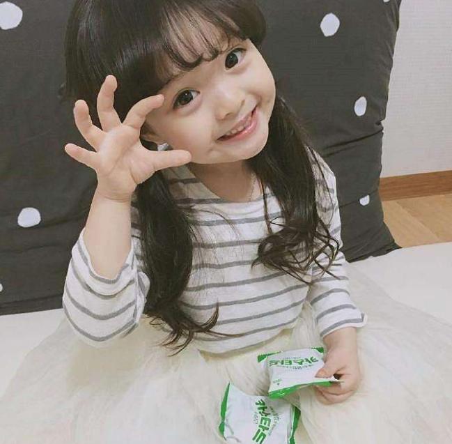 孩子被夸优秀怎么高情商回复,孩子被嘲笑家长高情商