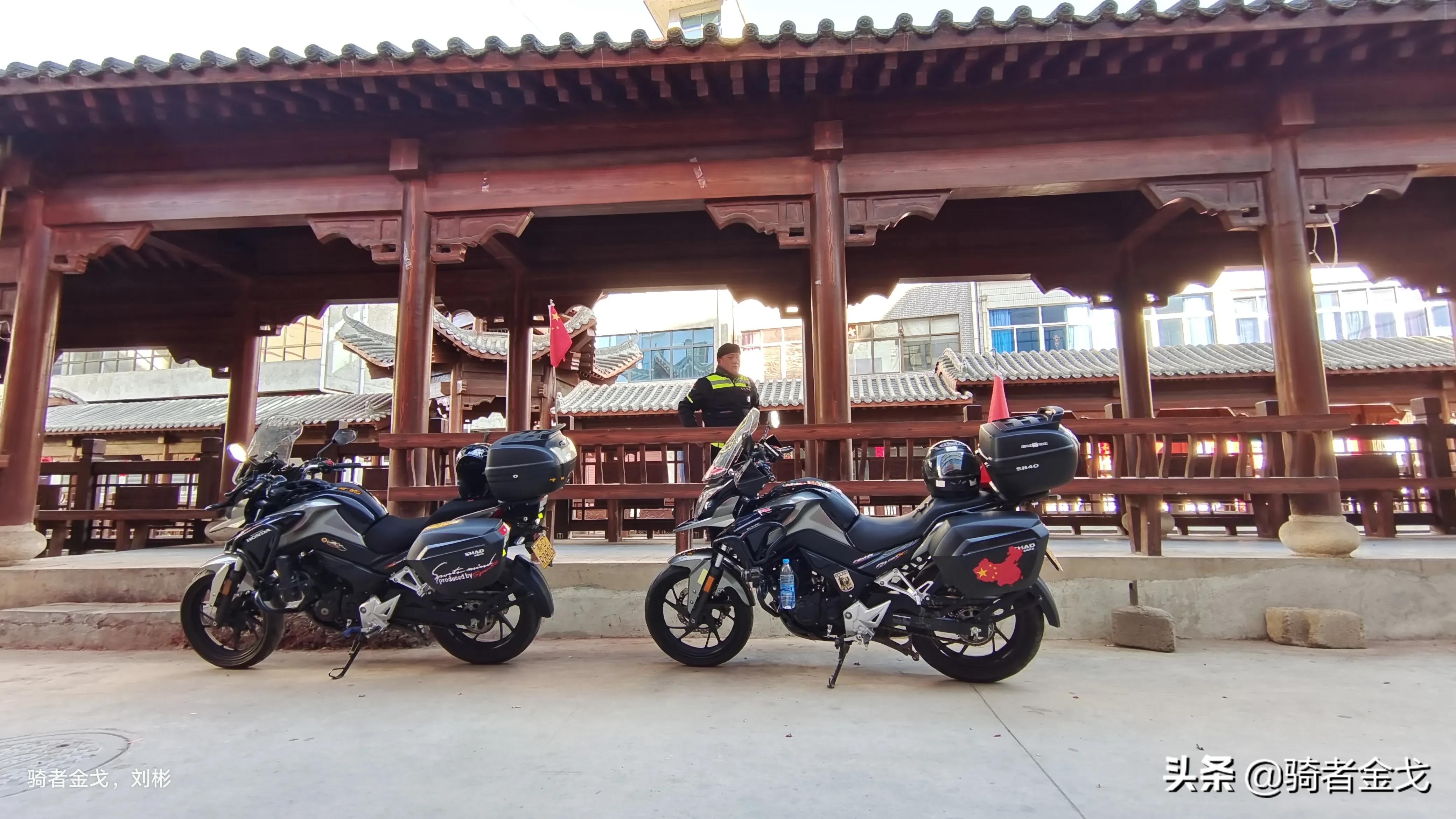 凤凰古城传说,凤凰古城沱江流过哪些地方