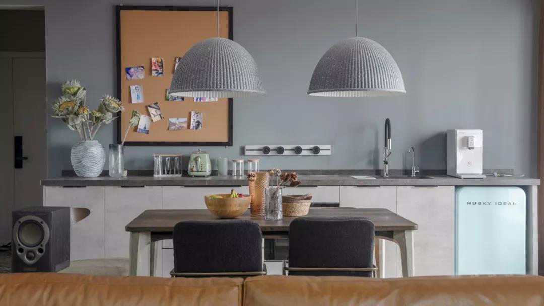 橱柜台面用钢化玻璃材质好吗,不锈钢橱柜台面材质多厚比较好