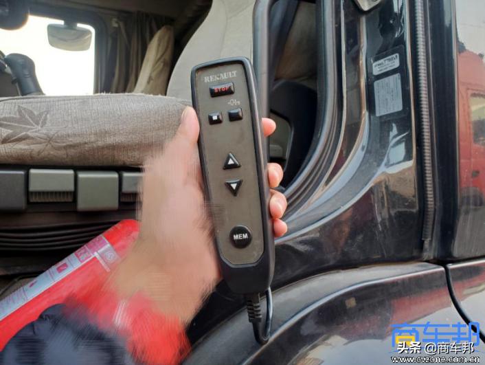 全球十大重卡牵引车排名,新款霸龙重卡牵引车