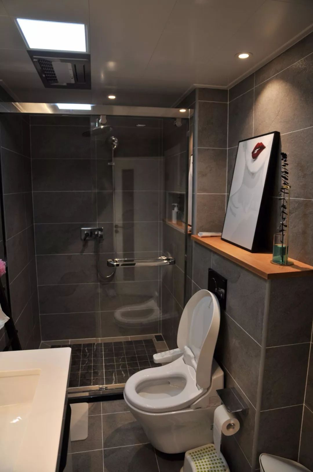 壁挂马桶卫生间装修效果图,恩仕壁挂马桶卫生间