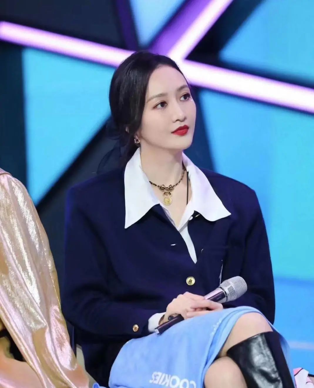 钟楚曦耳环高清图片,钟楚曦耳饰特辑