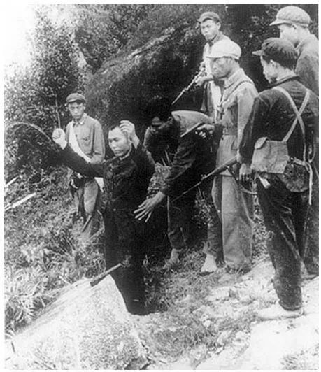 中国的五星红旗到底有多么强大,来感受一下五星红旗有多震撼人心