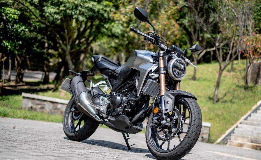 本田小排量旗舰摩托车cb300r,2023款本田cb300r国内优惠