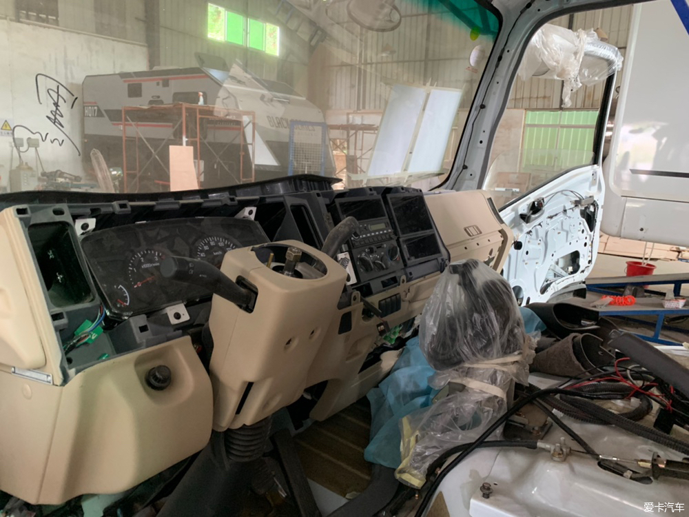 2.0t发动机搭载爱信8at变速箱suv,3.0t柴油v6发动机8at变速箱的车