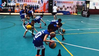 门头沟寒假篮球训练营开课啦！不要让娃懒在家里！赶快行动起来吧