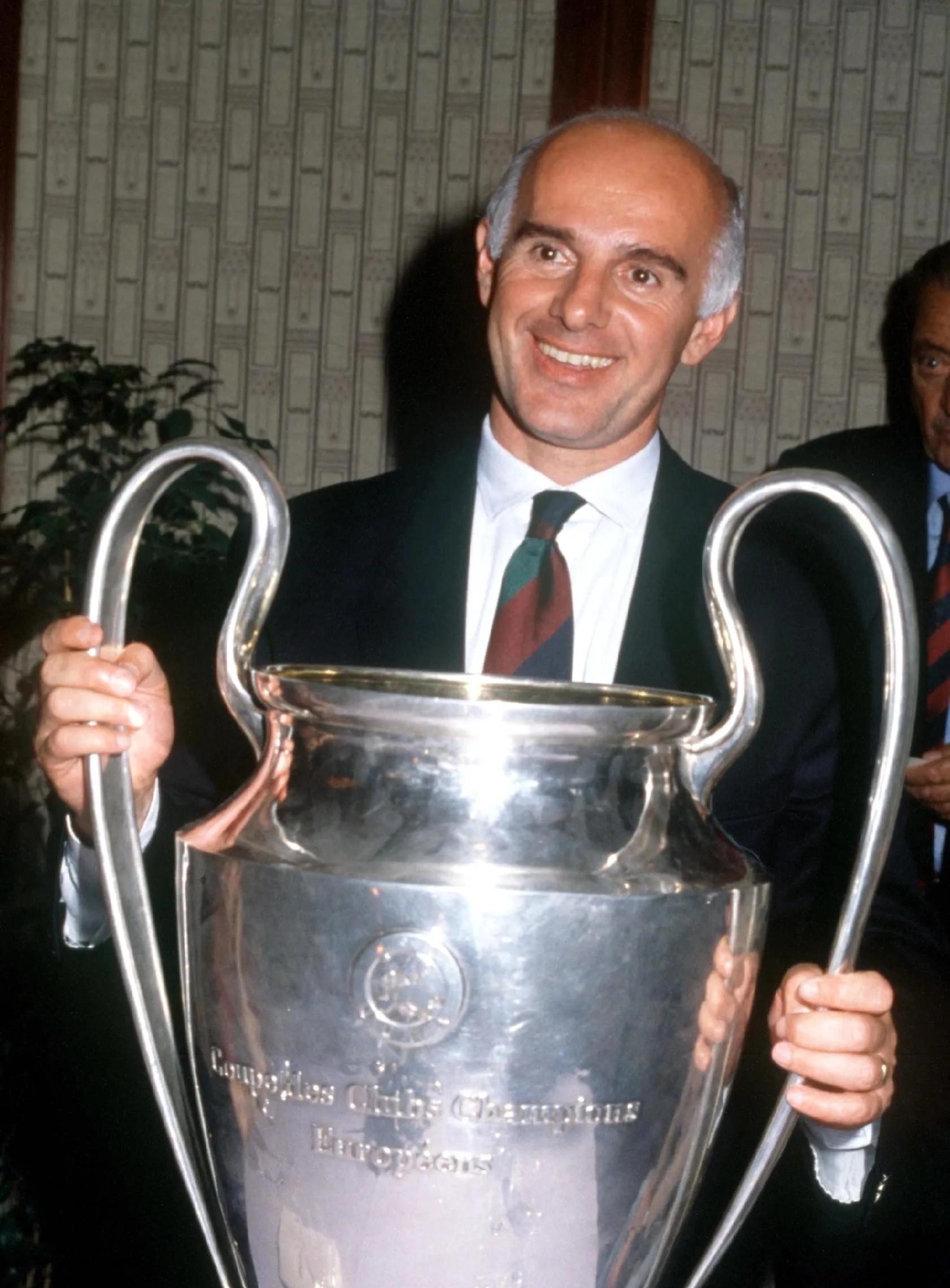 ac米兰最佳阵容维埃拉,ac米兰足球俱乐部阵容