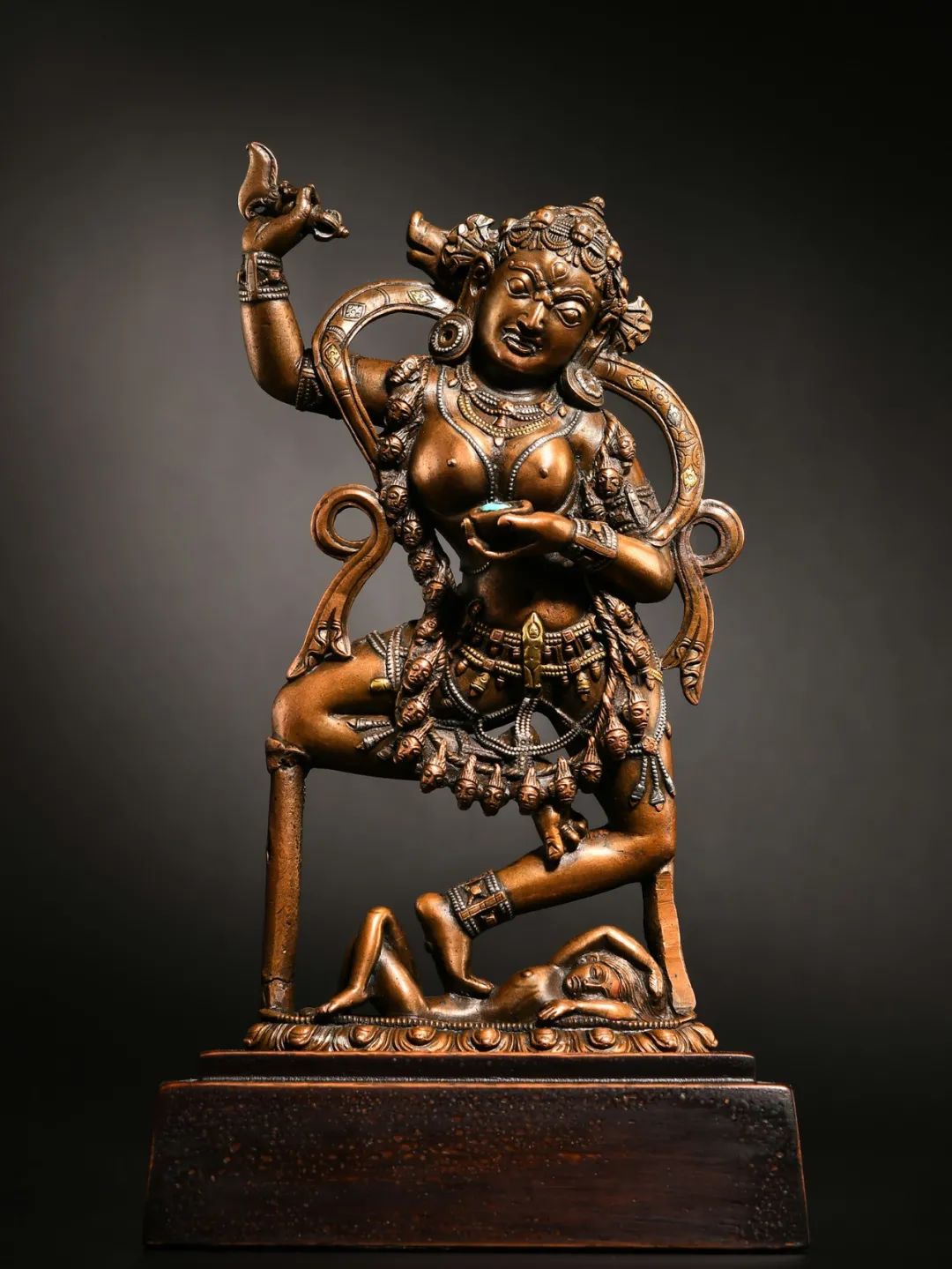 古天一2003年秋拍玉器成交记录,2023年竞价过亿拍品成交现场