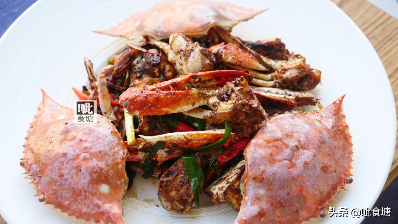 螃蟹跟什么炒好吃呢,螃蟹和什么搭配炒好吃窍门