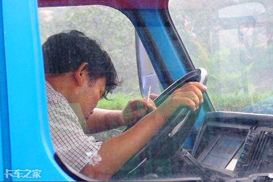 开车吃槟榔真的可以解困吗,开车嚼槟榔能缓解困倦吗