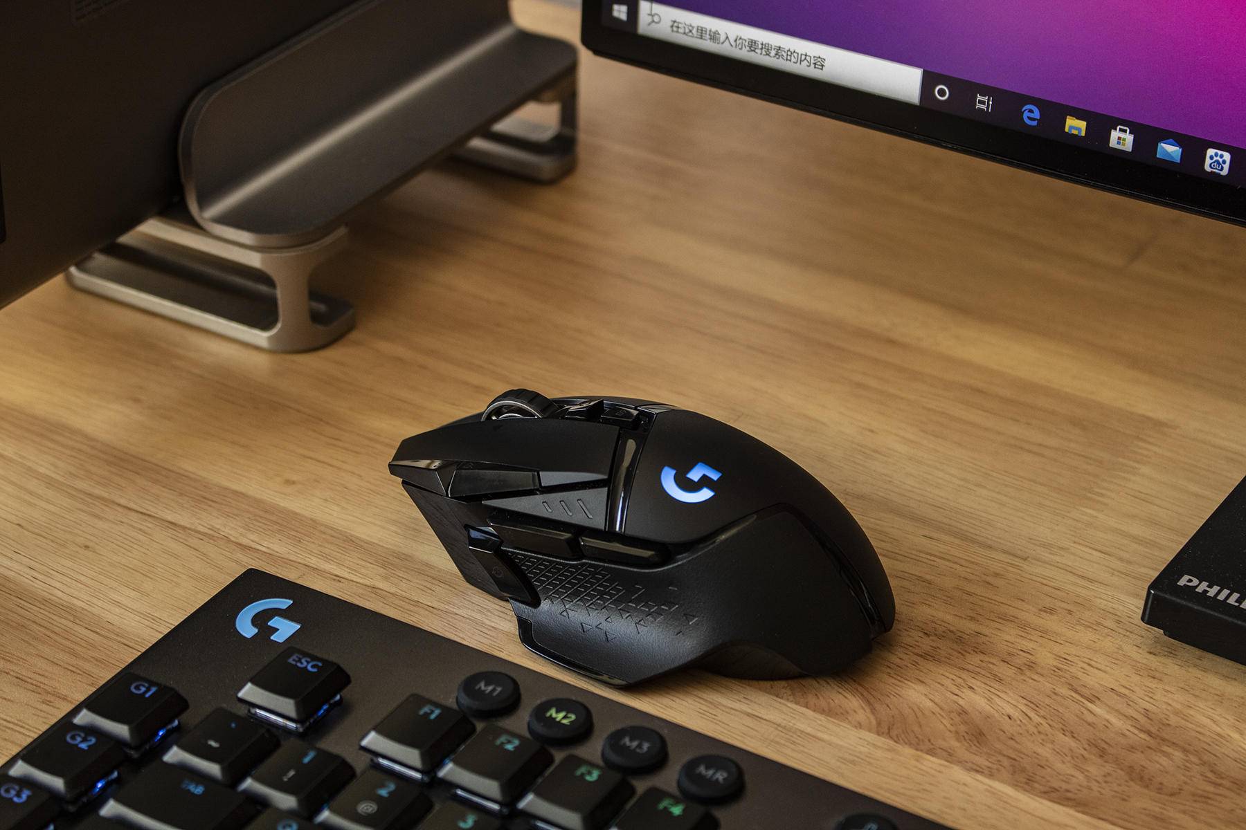 鼠标推荐罗技g502测评,血手幽灵鼠标es52pro对比罗技g502