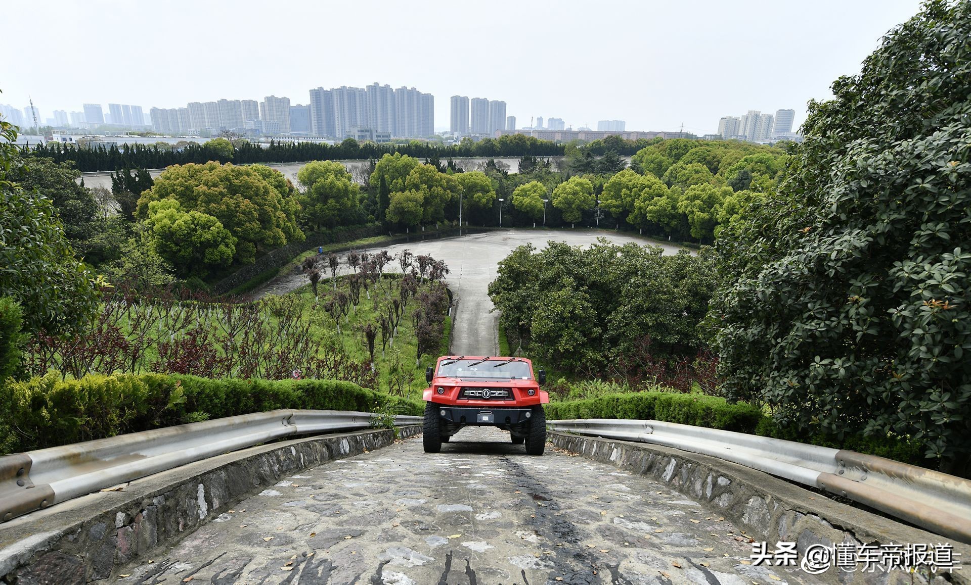 国产悍马东风猛士多少钱,悍马h2vs东风猛士m50