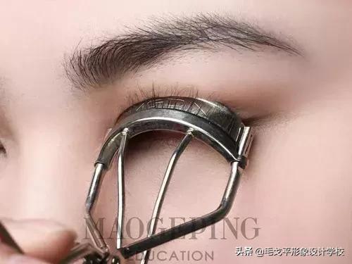 三分钟学会夹睫毛和刷睫毛,教你刷睫毛全过程