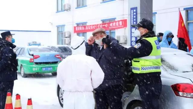 一天到晚都不回家,一天到晚不回家你们警察都忙啥呢