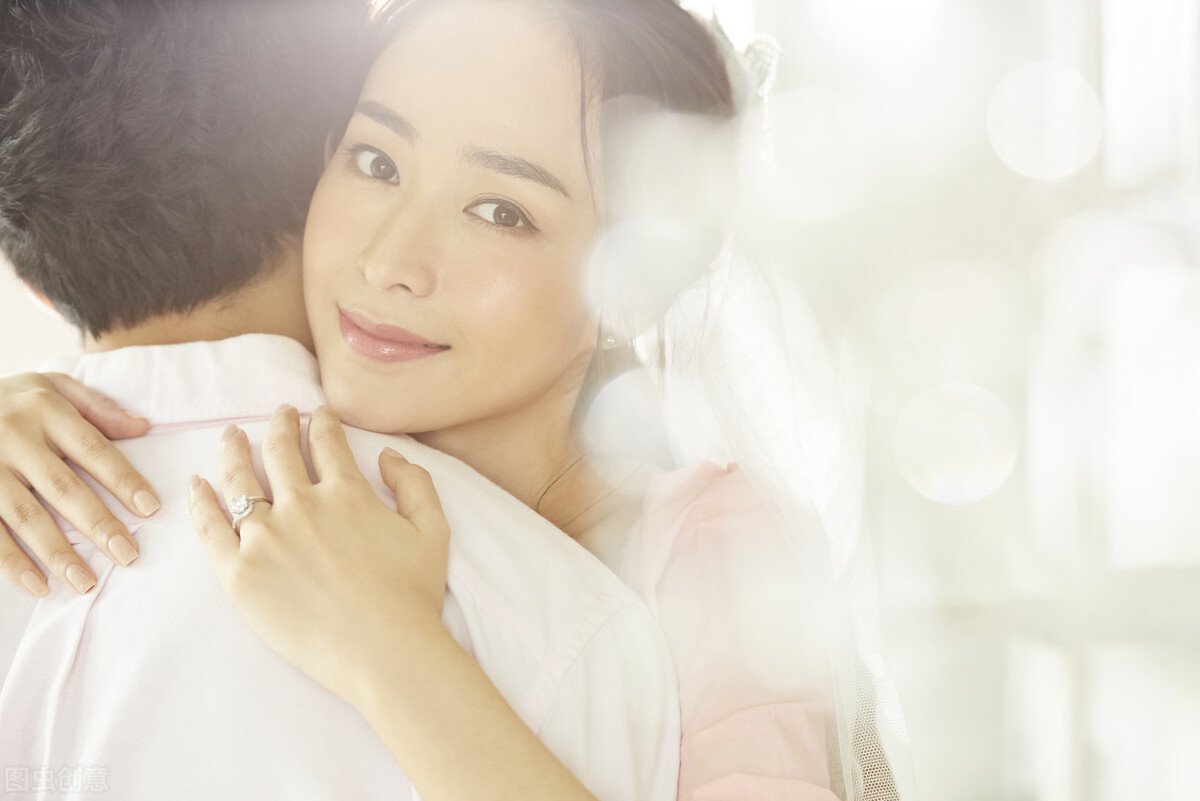 为什么说内向的人精神内耗很严重,精神内耗的人怎么调整心理