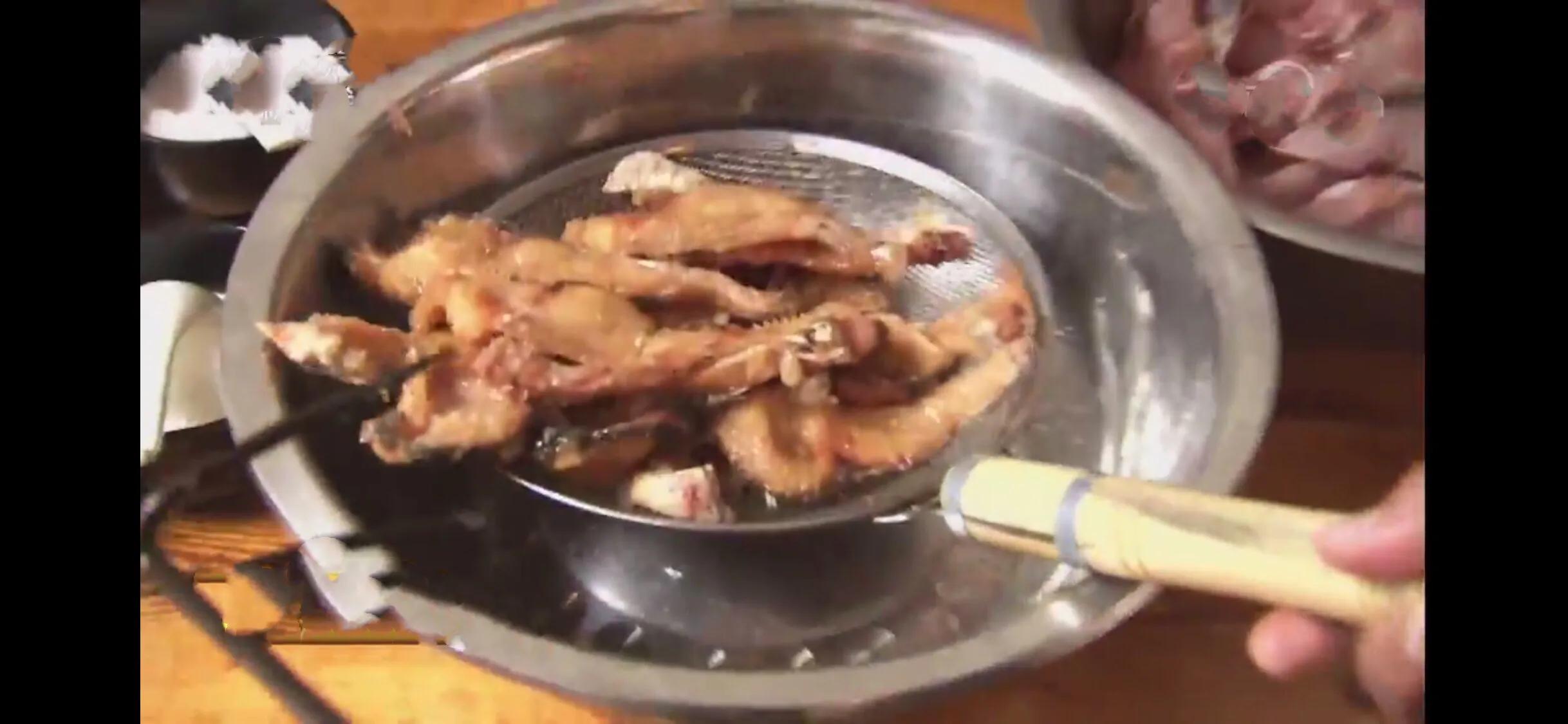 小镇，一碗面年入30万，一块糕年销售额上百万，它胜在何处？