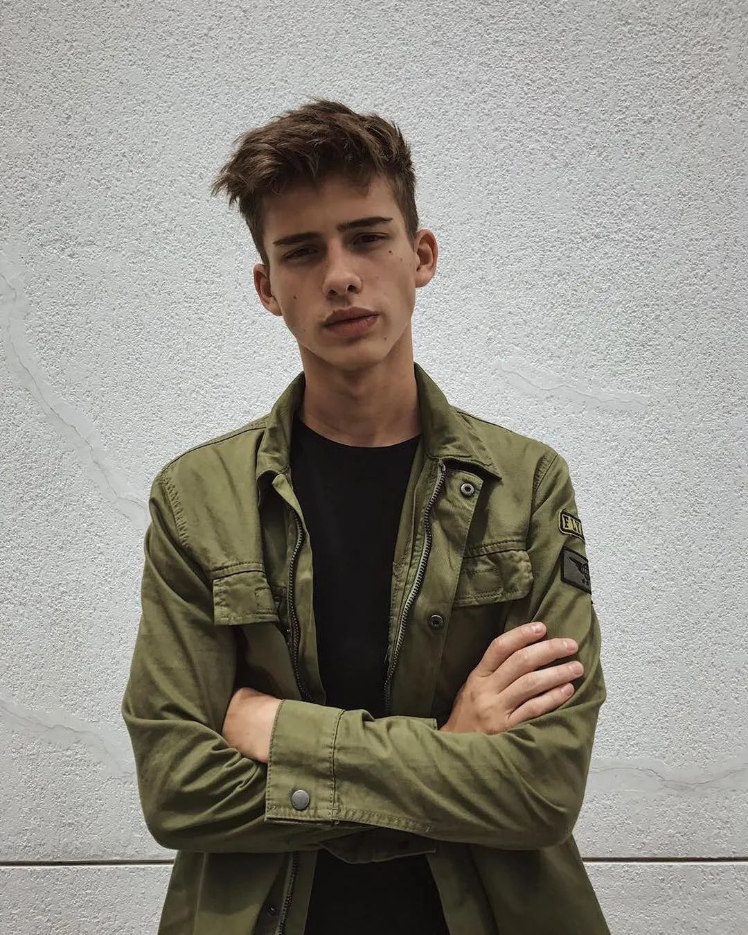 巴西小伙年轻时视频,巴西小男孩帅气