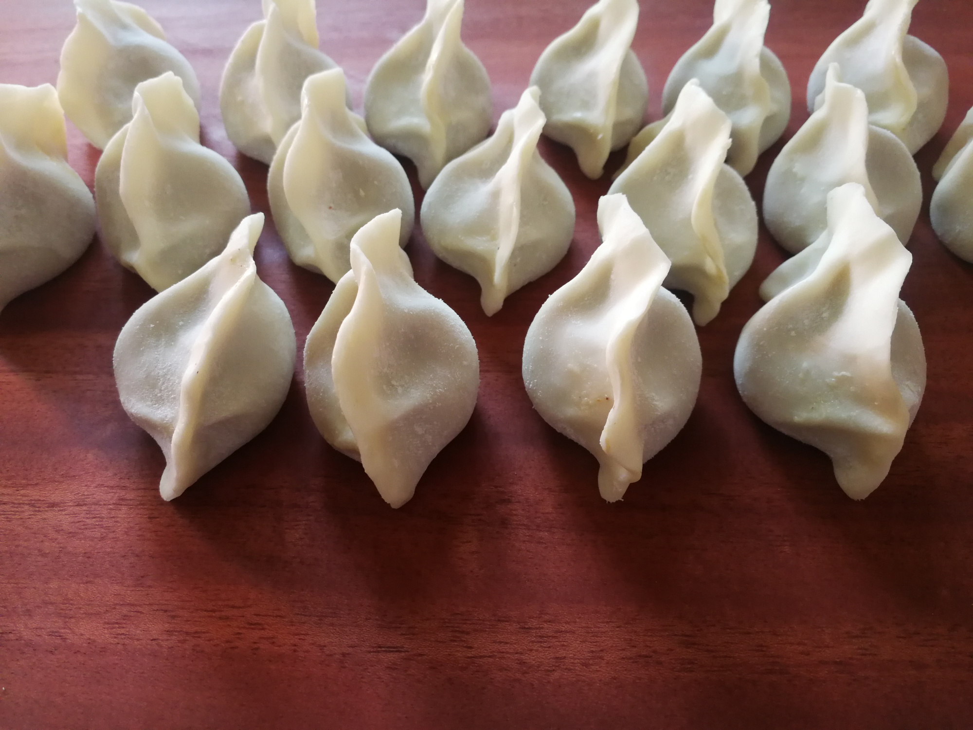 有没有用饺子机开饺子馆的,开一家纯手工饺子店需要哪些设备